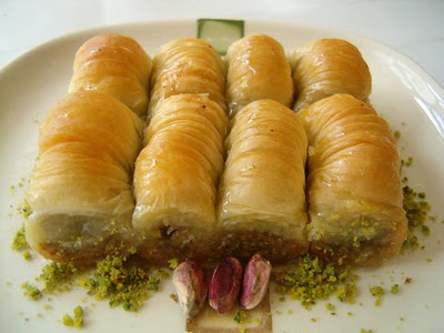 tatli gnder Essiz lezzette 1 kilo Fistikli Sari Burma Ankara Acity Premium Outlet AVM cicekciler , cicek siparisi